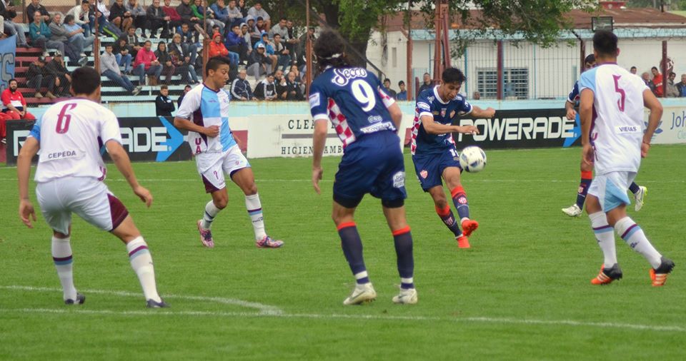 vs UAI-Urquiza 11 2016-17 10